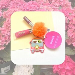 🏷️ alien 👽 1970s hippie style buggie keychain with lip glosses & fluff